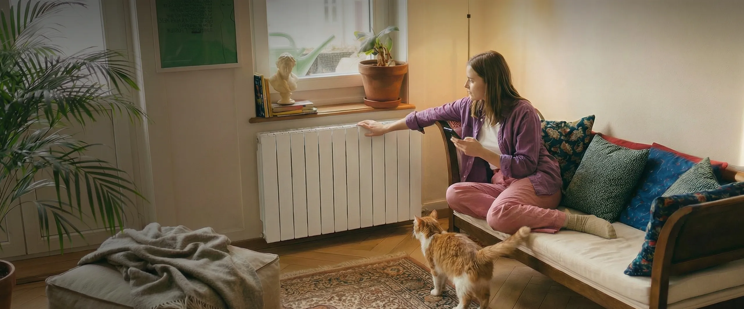 Imagen de una chica tocando un radiador